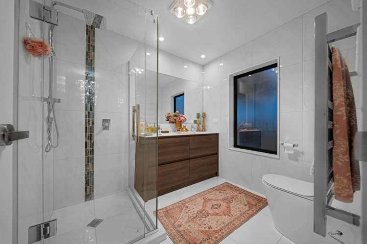 16 Lime Hill Rise Flat Bush_34