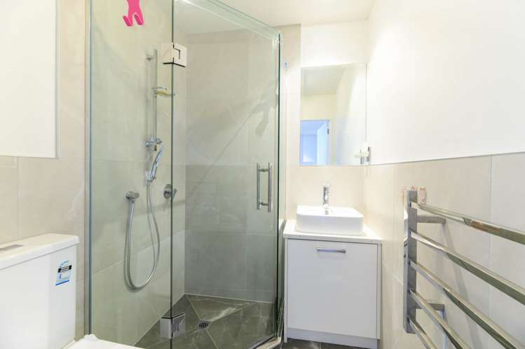 93 Bordeaux Parade Te Atatu South_12