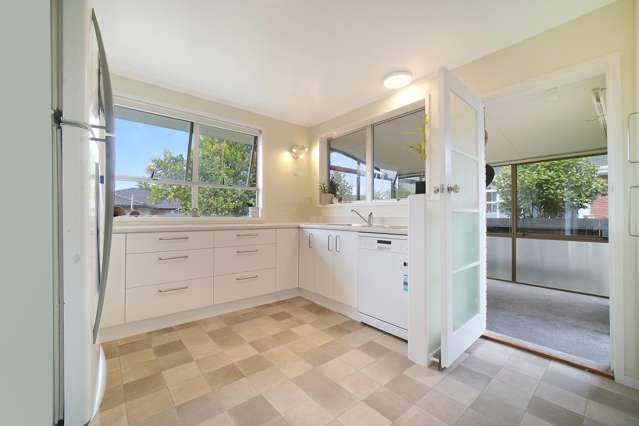 2/15 Poinsettia Place 11401_2