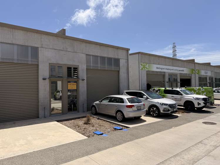 6/20 William Earp Place Tawa_1