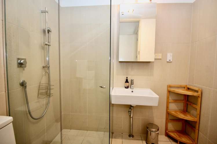 1B/8 The Esplanade Whitianga_16