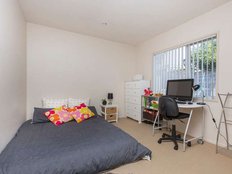 37 Lax Crescent Leigh_14