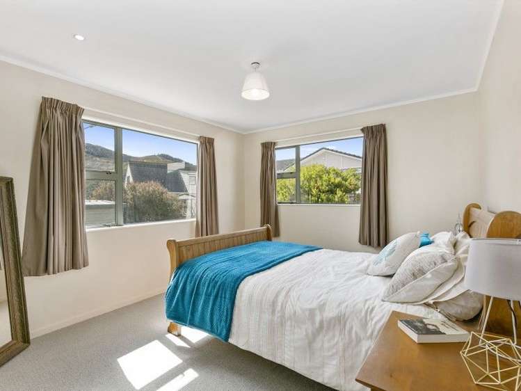 3 Teme Way Island Bay_13