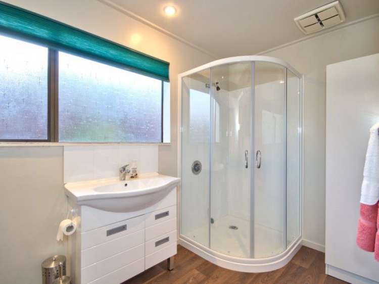 4a Avalon Crescent Fernhill/Sunshine Bay_6