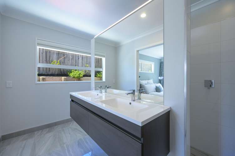 55 Fairose Drive Richmond_24