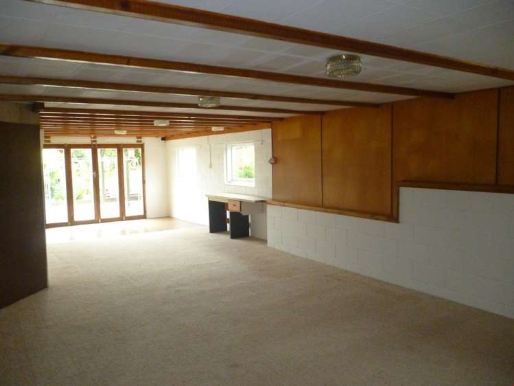 11 School Road Riverhead_9