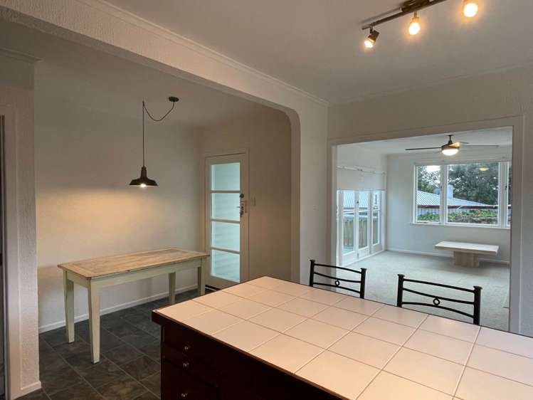 53 Amberley Avenue Te Atatu South_5