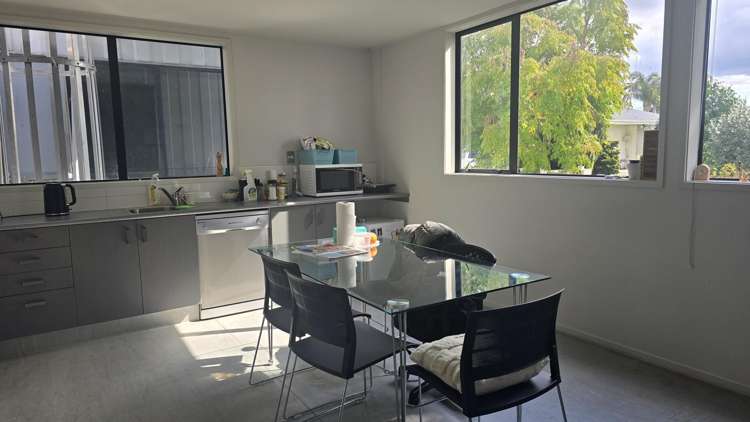 Level 1, Suite 2/1277-1279 Cameron Road Tauranga Central_1