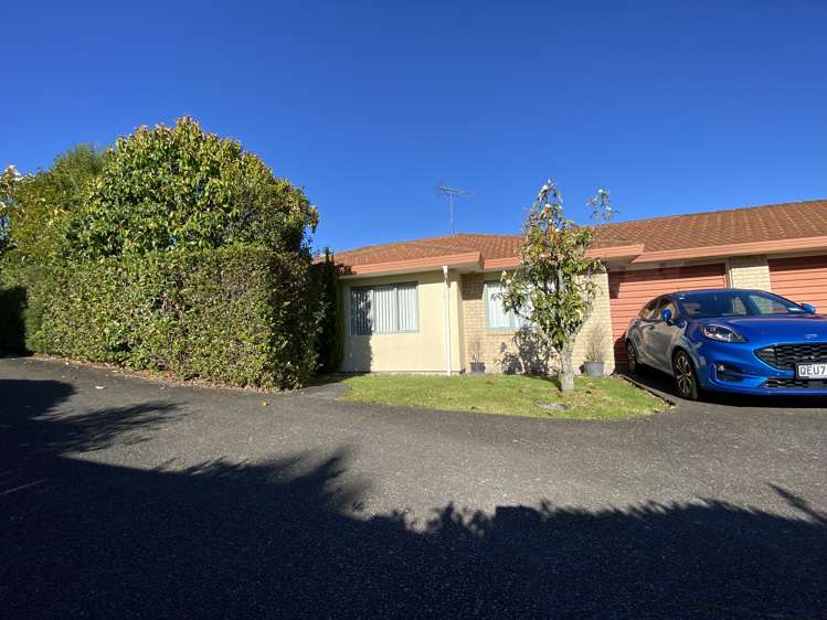 2/43 Fruitvale Road New Lynn_0