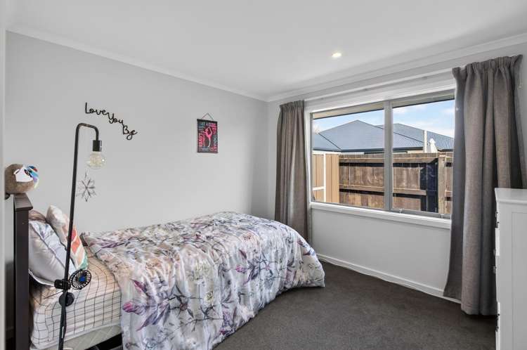 32 Geoff Geering Drive Netherby_11