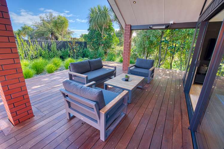 160 Coulson Road Paroa_15