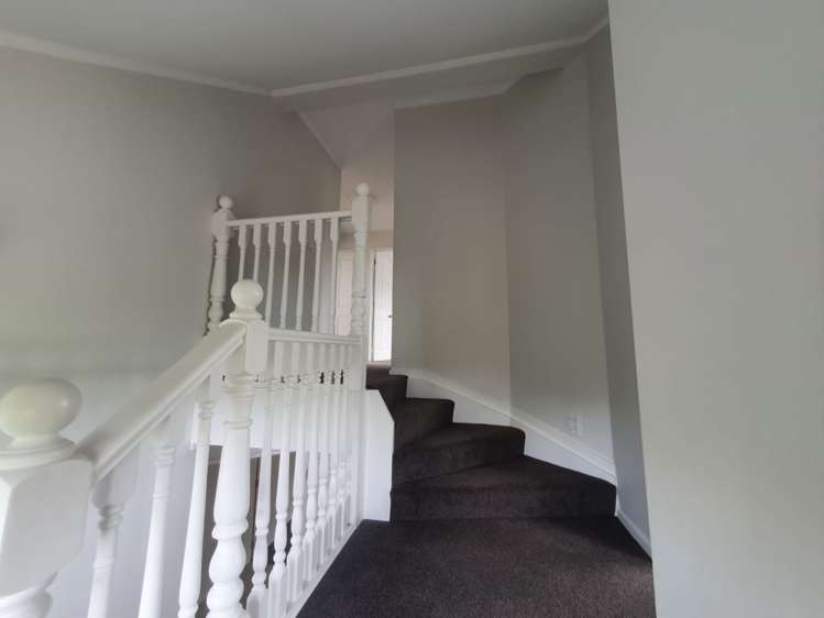 1/33 Stewart Gibson Place Manurewa_5