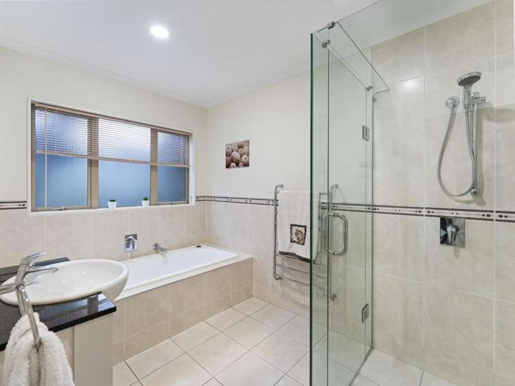 8 Tui Brae Beachlands_24