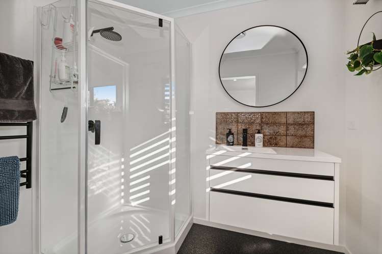 27a Lillian Place Orewa_9