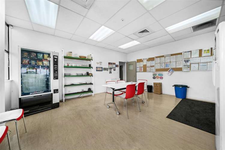 22 Ha Crescent Wiri_8