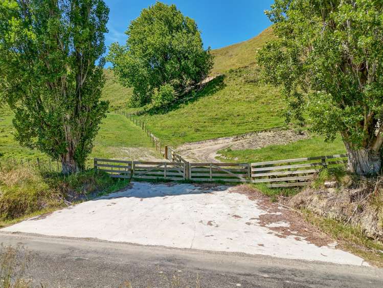 52 Longacre Road Okoia_13