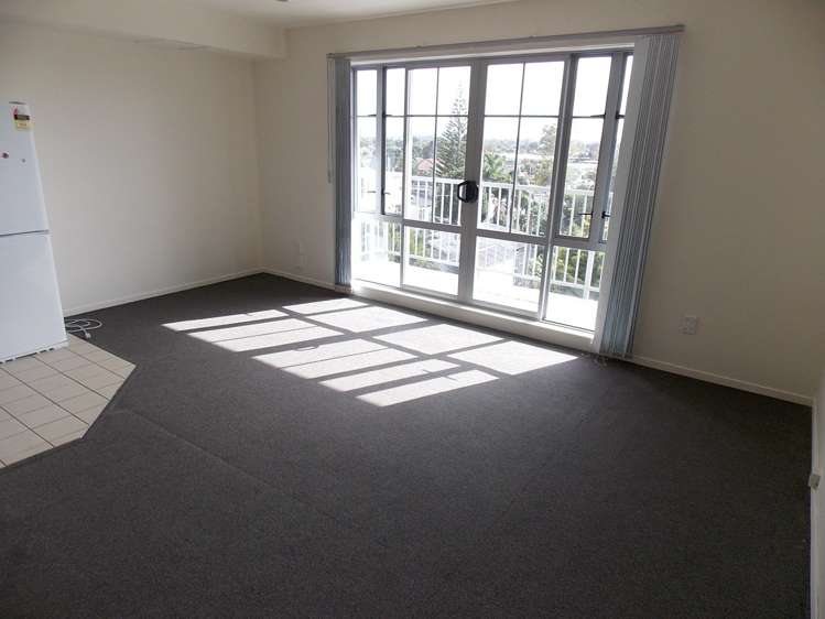 2c/3 Keystone Avenue Mount Roskill_2