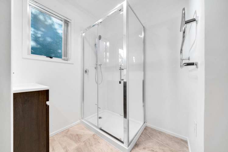 8 Pukeroa Place Papakura_11