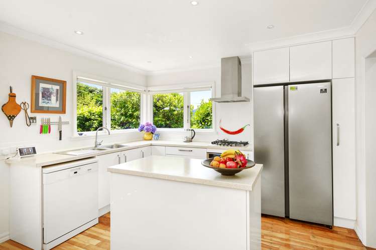 37 Lees Grove Wainuiomata_8