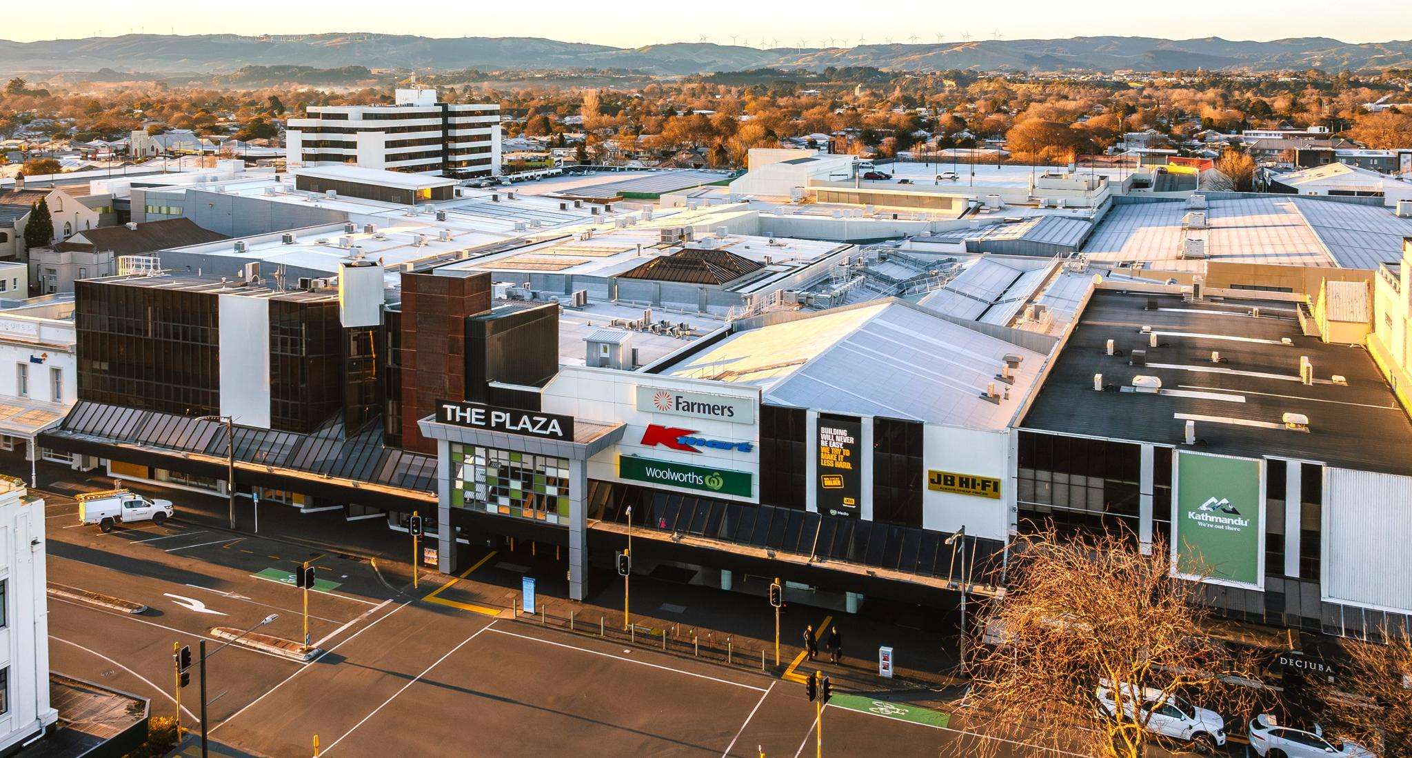 Omnichannel, q-commerce reinforce physical stores