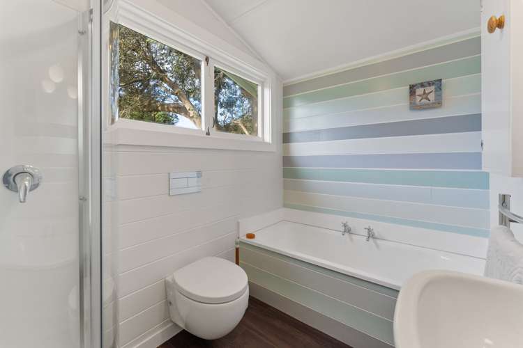 6 Kapiti Lane Otaki Beach_13