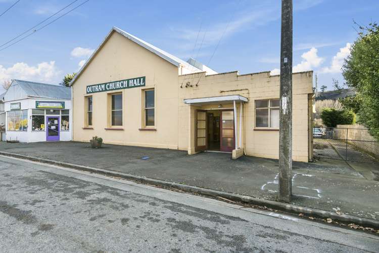 16 Holyhead Street Outram_13