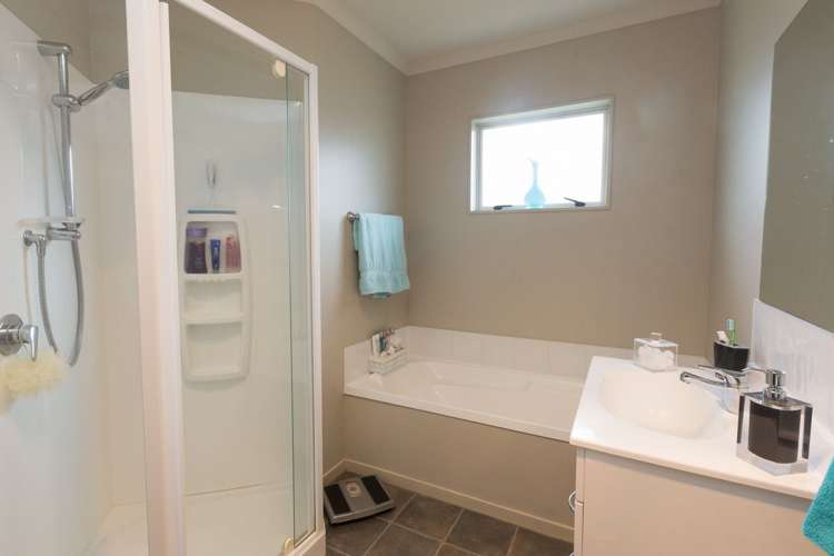 107 Fraser Drive Feilding_11