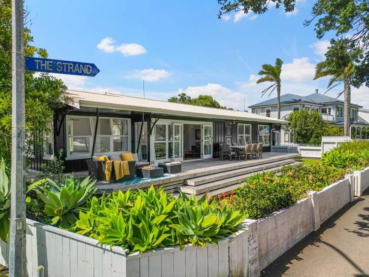 49 The Strand Russell_2