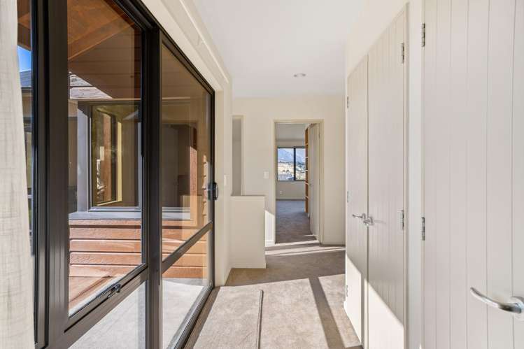 13 Goldleaf Hill Queenstown_22