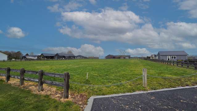 2/120 Pilot Drive Ngahinapouri_2