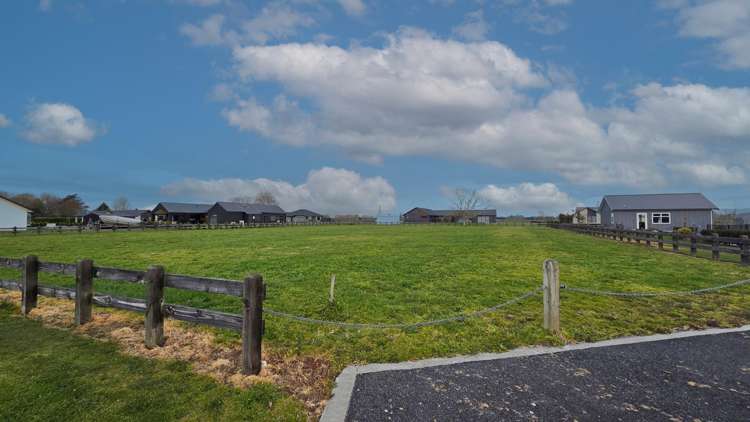 2/120 Pilot Drive Ngahinapouri_2