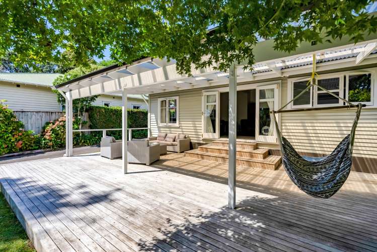 192 Tukapa Street Westown_14