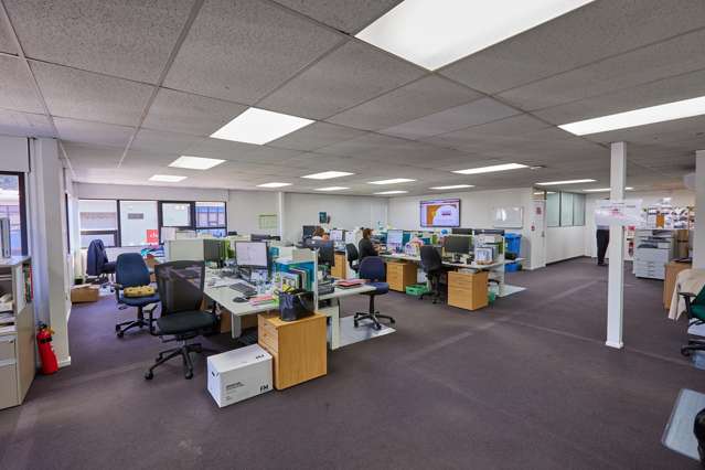 9/4-8 Glover Street Ngauranga_1