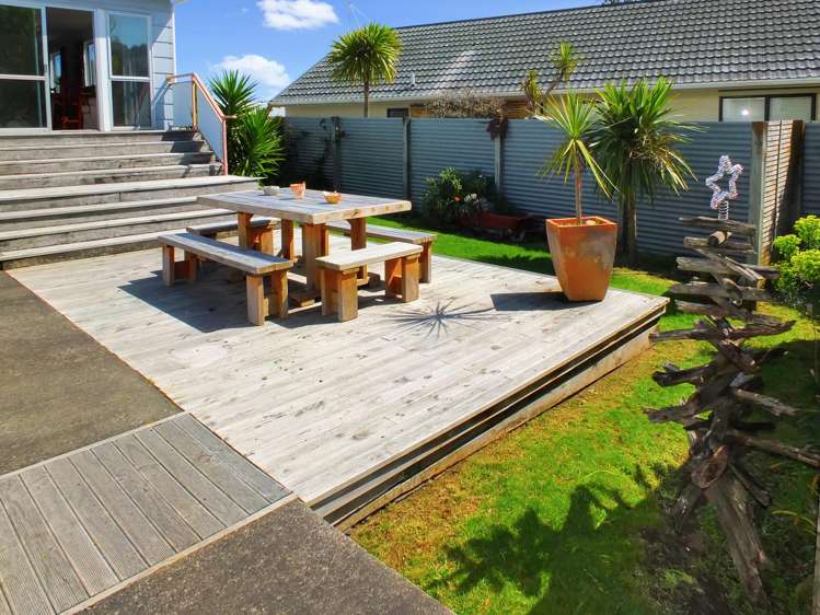 7 Hennessy Street East Foxton Beach_21