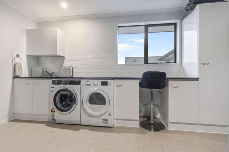 6 Blacklock Road Pyes Pa_18