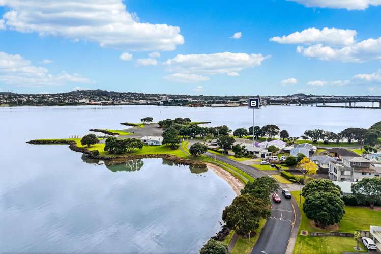 32B Kiwi Esplanade_0