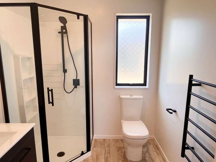 157 Faringdon Boulevard Rolleston_9