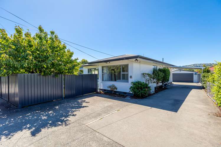 8 Neale Avenue Stoke_21