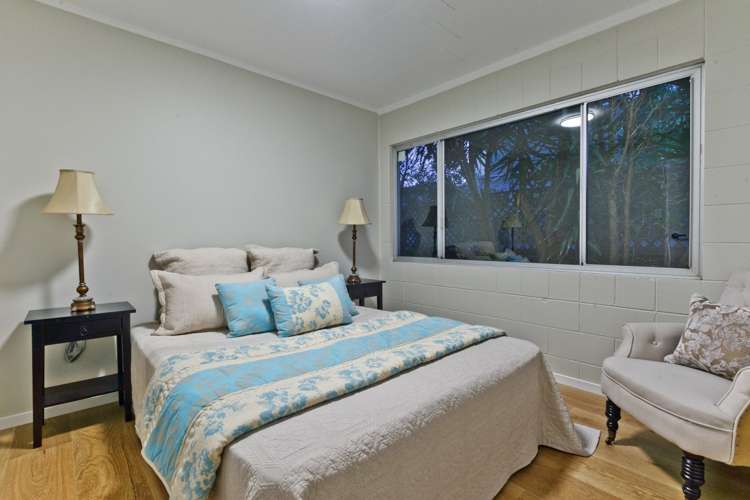 17 Valerie Crescent Okura_21