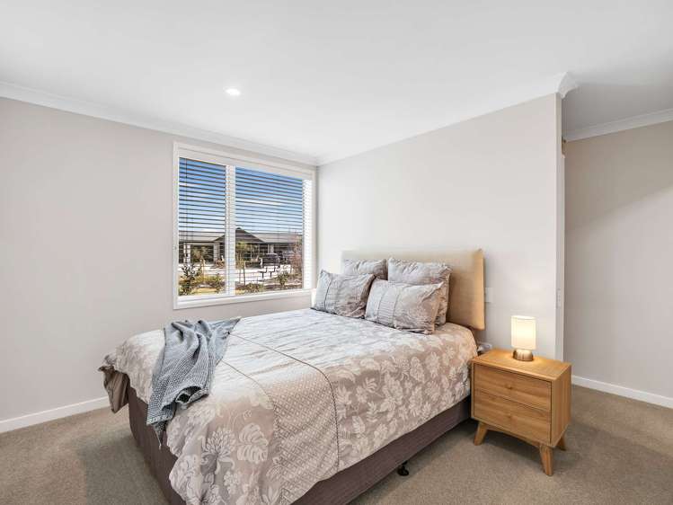 214/30 Bob Robertson Drive Woodend_10