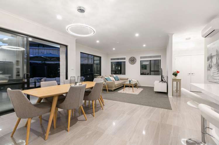 201 Ballintoy Park Drive Welcome Bay_14