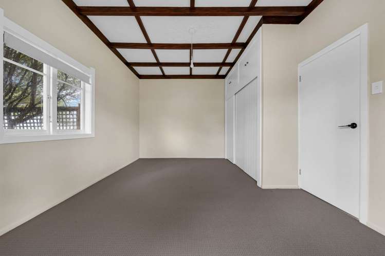 65 Beach Road Pahurehure_16