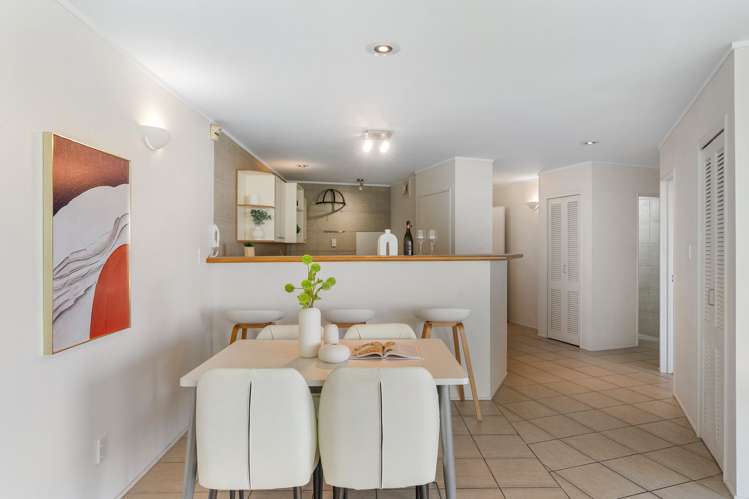 2/18 Takitimu Street Orakei_6