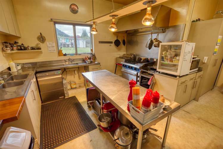 8 Hilton Street Blackball_24