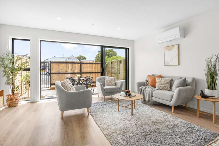 2/90 Knights Road Woburn_15