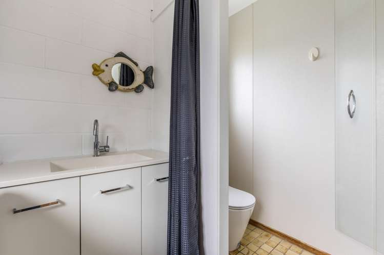 12 Finlow Drive Te Atatu South_20