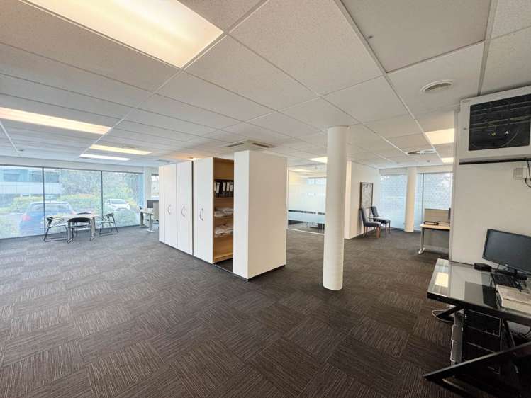 Unit B/106 Bush Road Rosedale_5