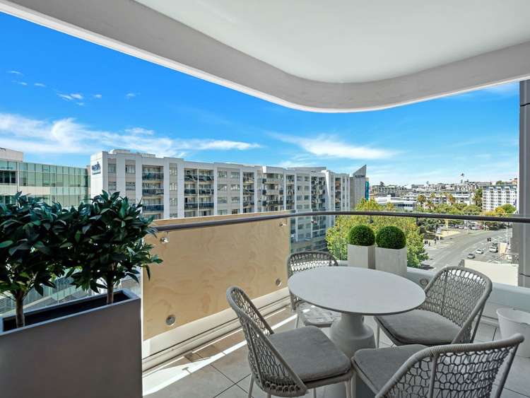 612/45-47 Beach Road 10015_17