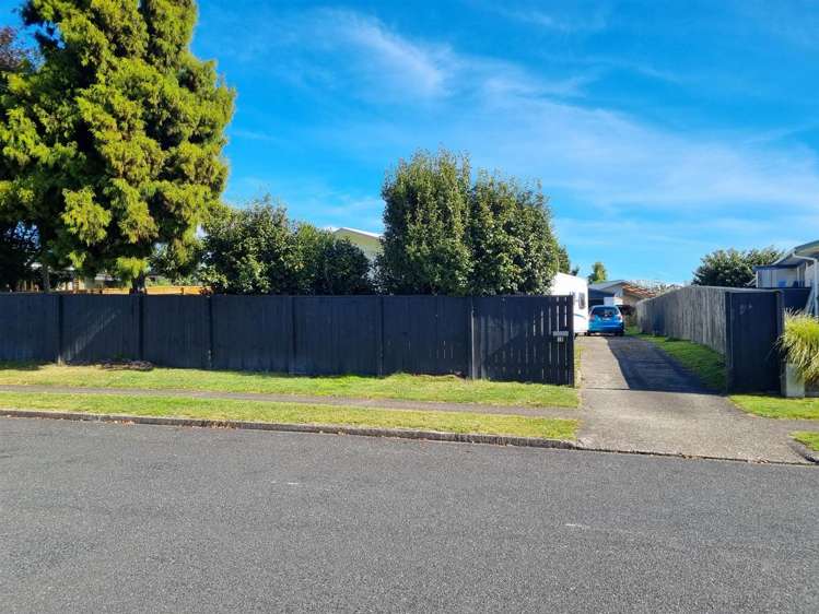 18 Tennyson Drive Owhata_11