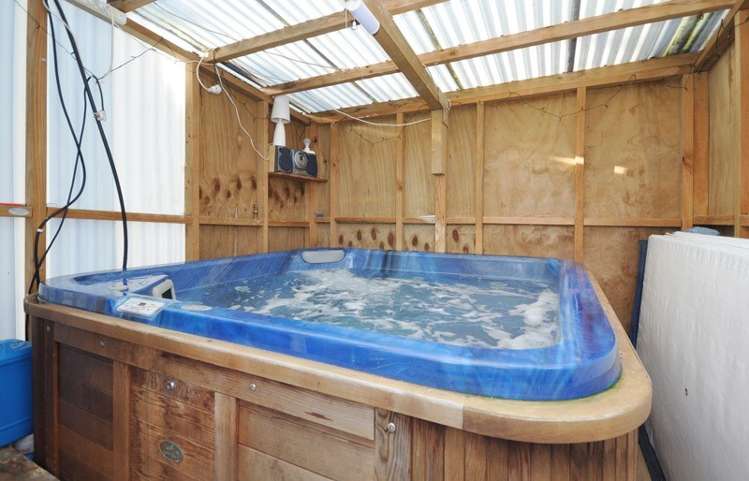 6a Easter Parade Glen Eden_4